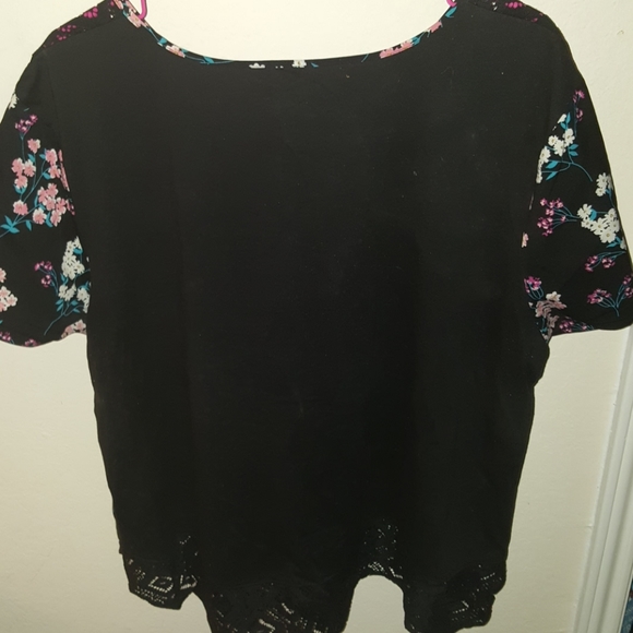 Van Heusen Floral and lace T shirt - Picture 4 of 4